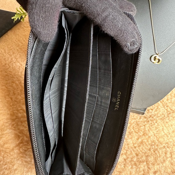 Authentic Chanel Wallet - Picture 14 of 17
